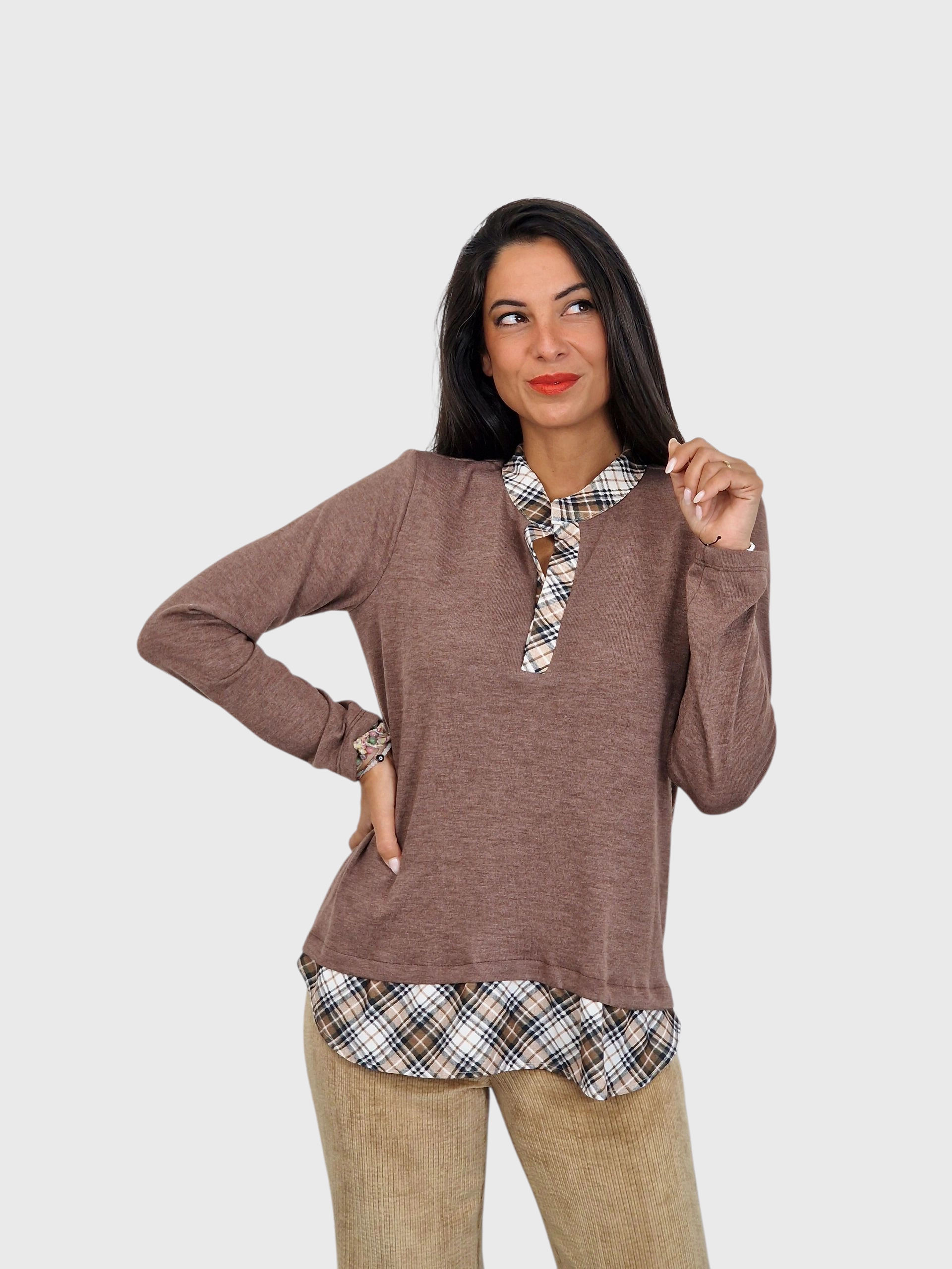 CAMISETA EFECTO CUELLO CAMISA